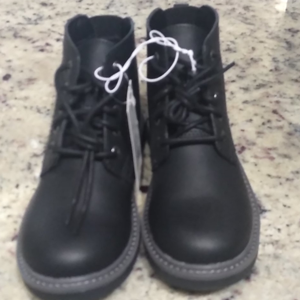 Cat & Jack Acu68 Miller Black